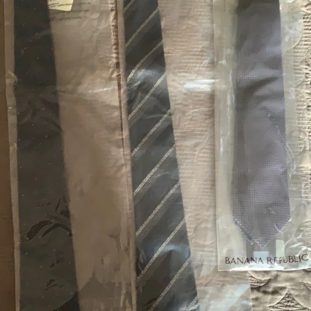Men’s or teens tie